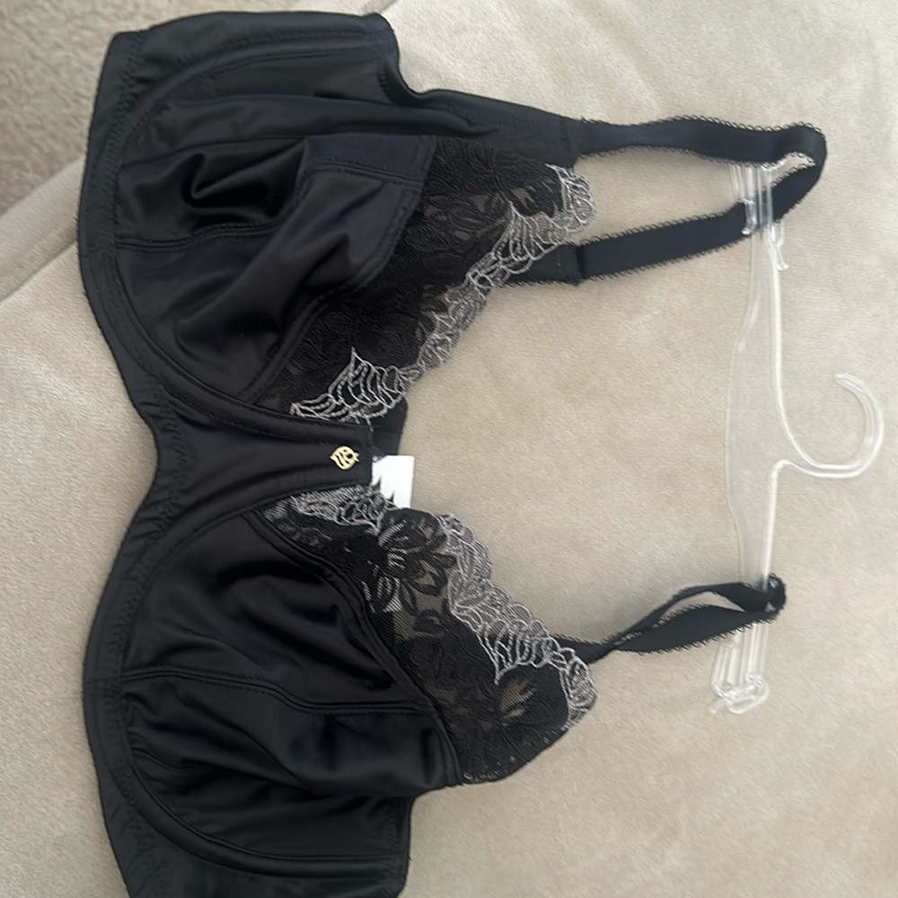 Wacoal  34d brand new bra